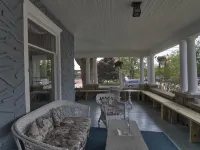 Charlevoix House Hotels in Charlevoix