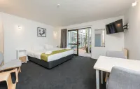 Queen Street Studios Hotels in Richmond
