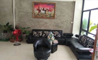 Pornsiri Hotel Sisaket - Housity