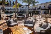 Paloma Blanca Boutique Hotel