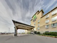 Holiday Inn Express & Suites Edmonton-International Airport Hotels in Ниску