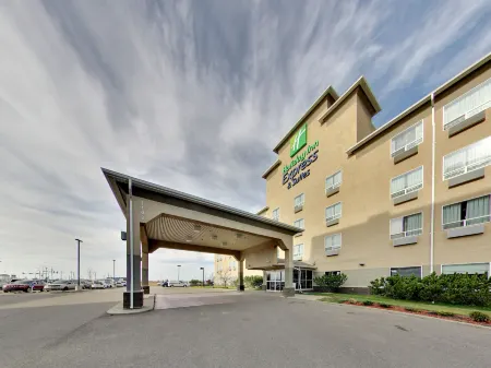 Holiday Inn Express & Suites EDMONTON-INTERNATIONAL AIRPORT by IHG