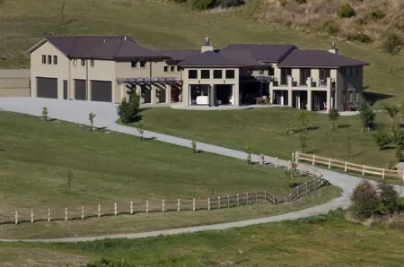 Gibbston House Boutique B&B