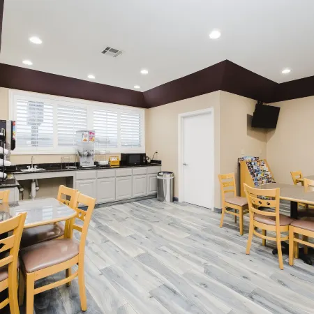 Sapphire Inn & Suites