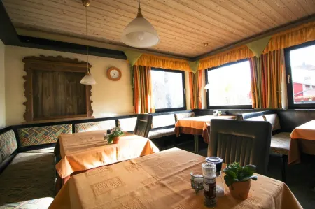 Hotel Brandl Отели в г. Бад-Вёрисхофен