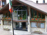 Bella Italia & Efa Village Hotel di Sappada