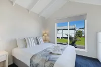 Blue Lagoon Beach Resort Hotels in Shelly Beach