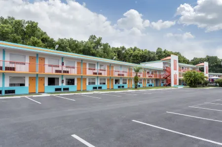 Howard Johnson by Wyndham Ocala FL I-75