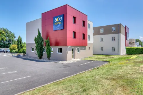 ACE Hôtel Clermont-Ferrand / La Pardieu Hôtels à : Pérignat-lès-Sarliève