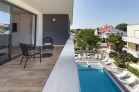 Mirabilis Residence - Private Pools