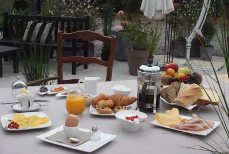 Guesthouse Kathome Отели рядом с достопримечательностью «IESEG School Of Management»