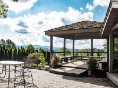 Inn at Crestwood Hotels in Watauga