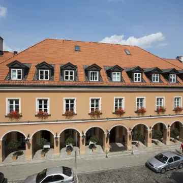 Mamaison le Regina Boutique Hotel Отели рядом с достопримечательностью «Замковая площадь»