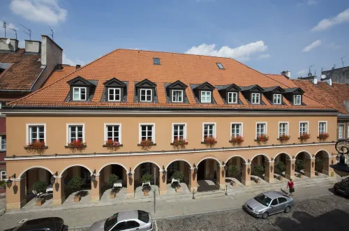 Mamaison le Regina Boutique Hotel