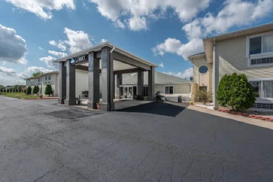 American Inn & Suites