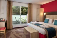 Hôtel Roissy Hotel dekat Musee Sainte Bernadette