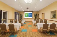 Holiday Inn Express & Suites Lakeland North - I-4