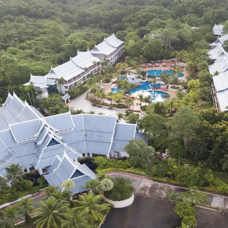Chada Thai Village