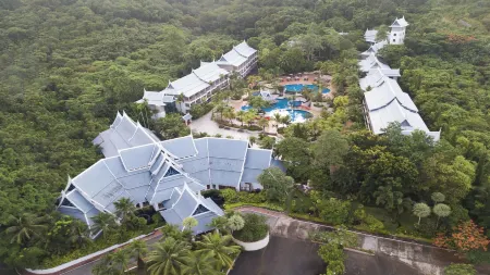Chada Thai Village