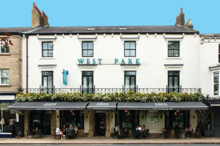 The West Park Hotel Отели в г. Фолифут