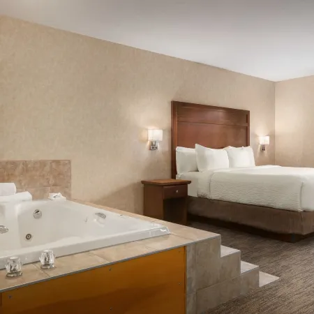Days Inn & Suites by Wyndham Brooks