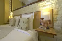 Hôtel Bosquet Pau Centre - Self Check in Budget Hotel - 2-Star