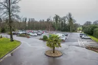 Manor of Groves Hotel, Golf & Health Club - parking