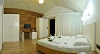 Apella Hotel - Airport Shuttle