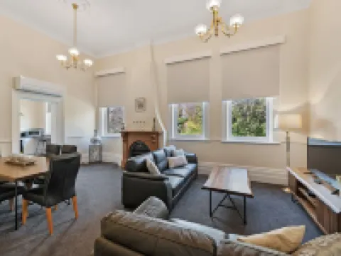 Waratah on York Hotels in Launceston