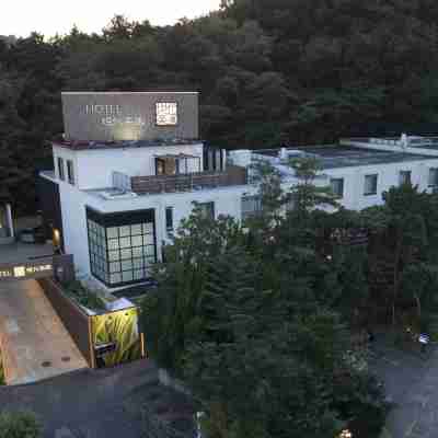 ホテル現代楽園 伊勢原店 Hotel Exterior