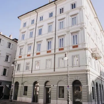 Hotel Vis à Vis Hotels near Unity of Italy Square