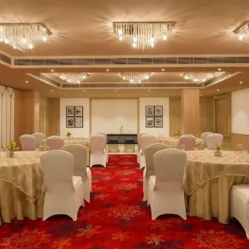 Red Fox by Lemon Tree Hotels, Dehradun