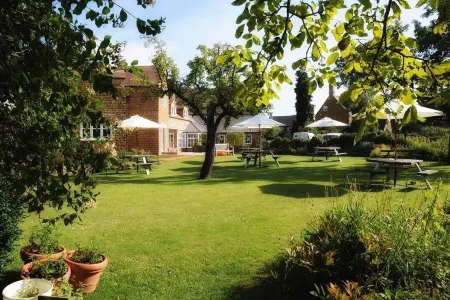 The Howard Arms Отели в г. Тредингтон