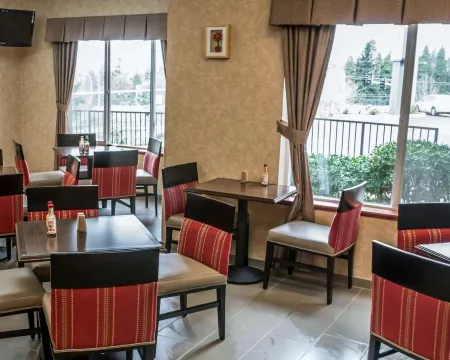 Comfort Suites Portland Southwest Отели в г. Гарден Хоум-Уитфорд