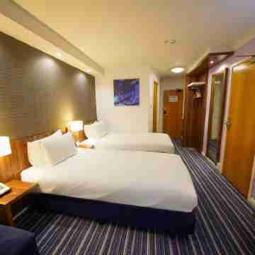 Holiday Inn Express GLENROTHES by IHG Rooms