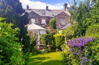 Homelands Guest House - parking