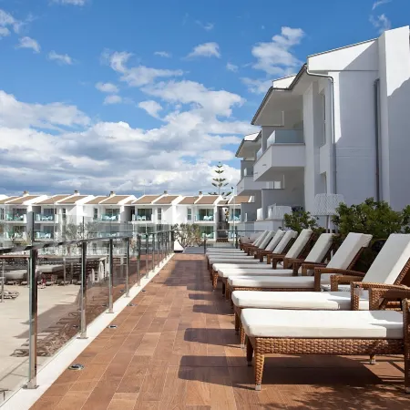 Puerto Azul Suite Hotel
