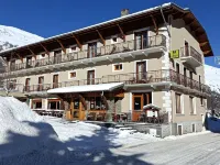 Hôtel du Crêt Rond Hotels in Valloire