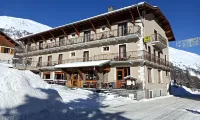 Hôtel du Crêt Rond Hotels in Valloire