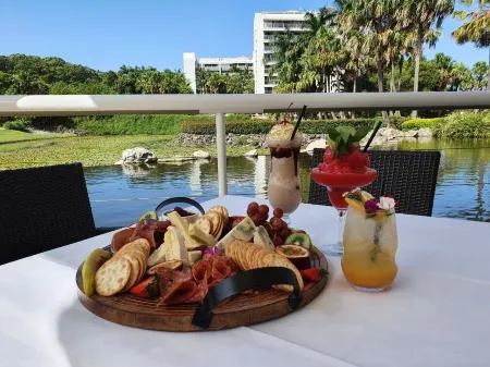 Pacific Bay Resort Отели рядом с достопримечательностью «Север Кост Риджинал Ботаник Гарден»