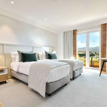 Dolce by Wyndham CampoReal Lisboa