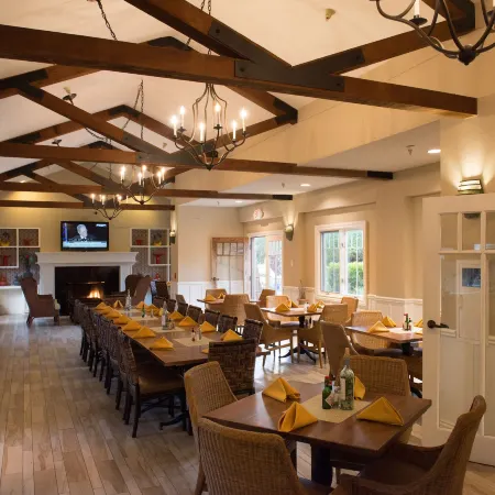 Lighthouse Lodge & Cottages