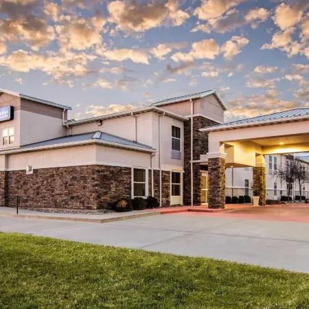 Comfort Inn & Suites Junction City - Near Fort Riley