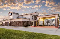 Comfort Inn & Suites Junction City - Near Fort Riley - Parking