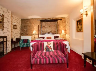 The Rose and Crown Hotel فنادق في Fenland