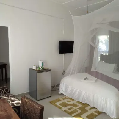 Kuku Royal Lodge Hotels near Northrise SDA Church