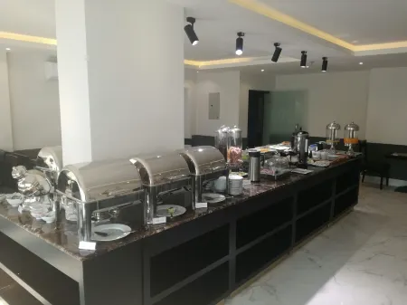 Remaz Suites Hotel Отели в г. Эль-Джубайль