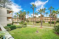 Hello Côte d'Azur - Spacious Apartments at a 5 Min Walk from the Beach