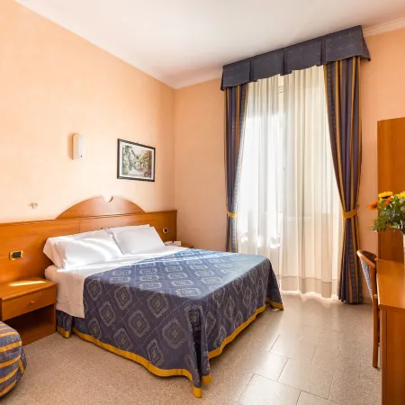 Baltik Guesthouse Отели рядом с достопримечательностью «Ворота Пия»