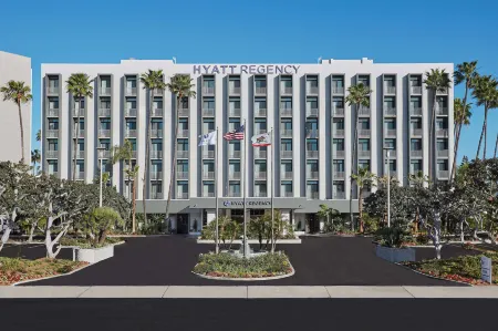 Hyatt Regency Newport Beach West Отели в г. Ньюпорт-Бич